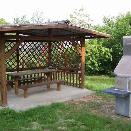 Mit Garten- Terrasse Und Gartenpavillon By Interhome Casa vacanze *