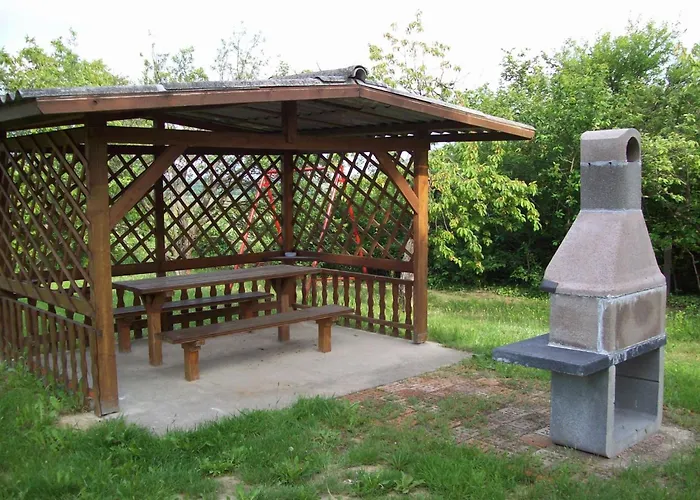 Mit Garten- Terrasse Und Gartenpavillon By Interhome Casa vacanze *